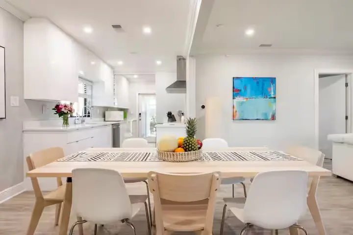 Bright dining area in the four-bedroom home near Aventura